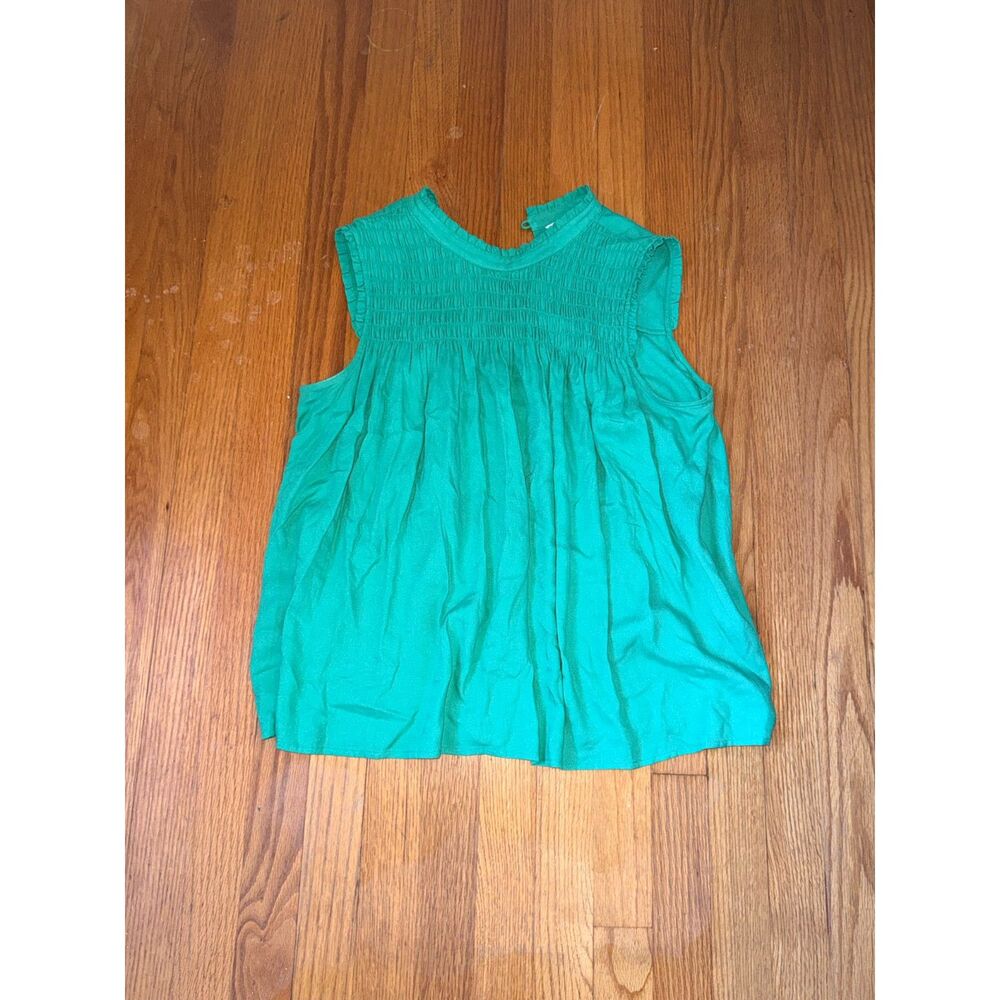 Crown & Ivy Green Sleeveless Smocked Ruffle Neck Blouse Size Large